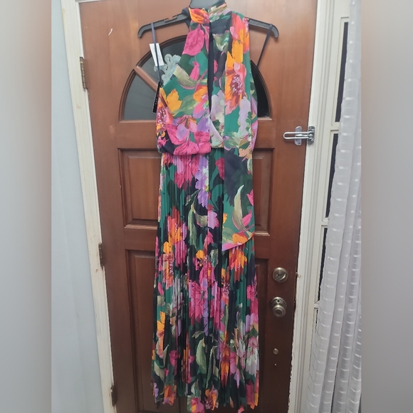 XSCAPE  Pleated Floral Chiffon Scarf Dress - Picture 3 of 9